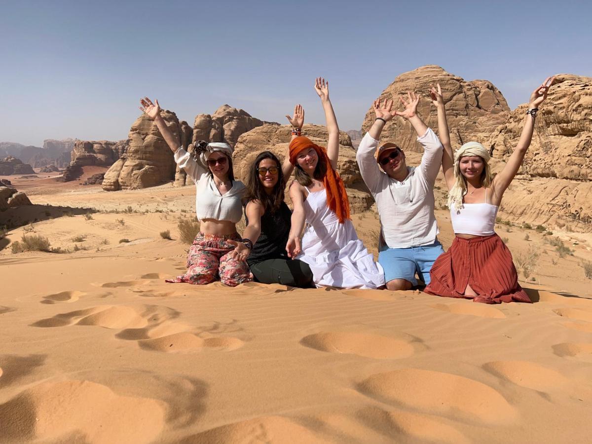 Wadirum Sunset Camp Hotel Wadi Rum Ngoại thất bức ảnh