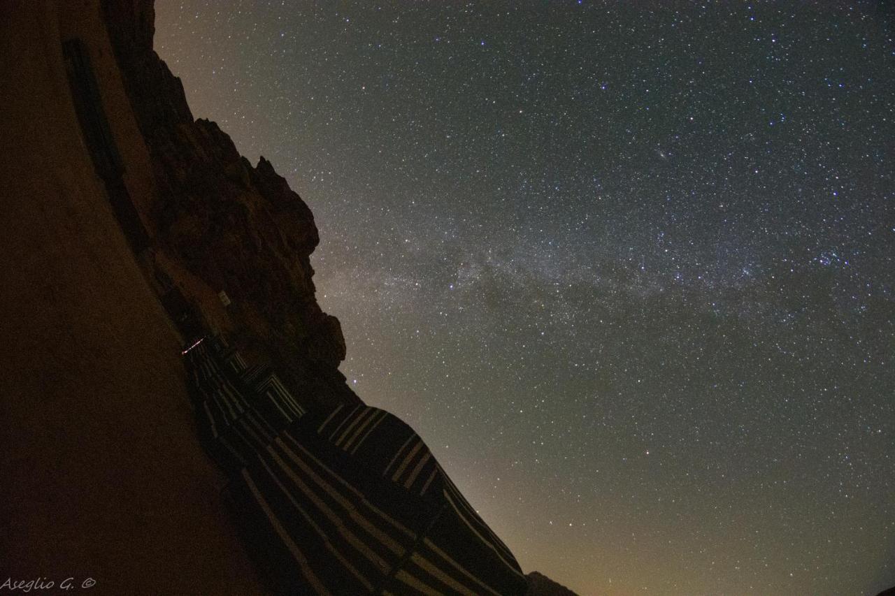 Wadirum Sunset Camp Hotel Wadi Rum Ngoại thất bức ảnh