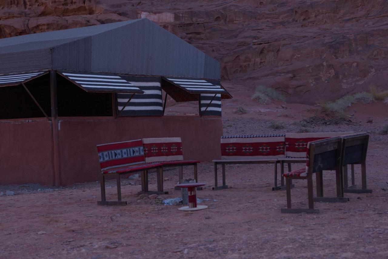 Wadirum Sunset Camp Hotel Wadi Rum Ngoại thất bức ảnh
