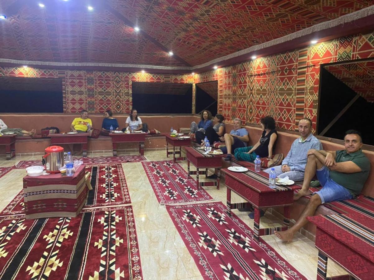 Wadirum Sunset Camp Hotel Wadi Rum Ngoại thất bức ảnh