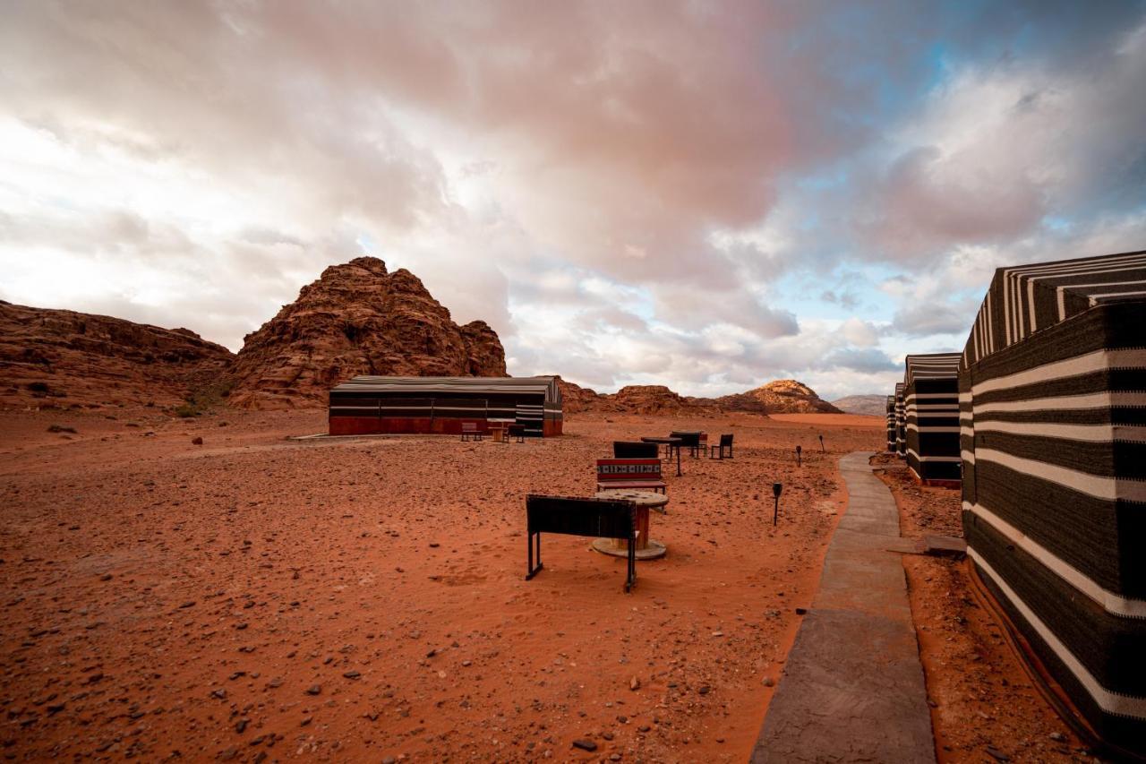 Wadirum Sunset Camp Hotel Wadi Rum Ngoại thất bức ảnh