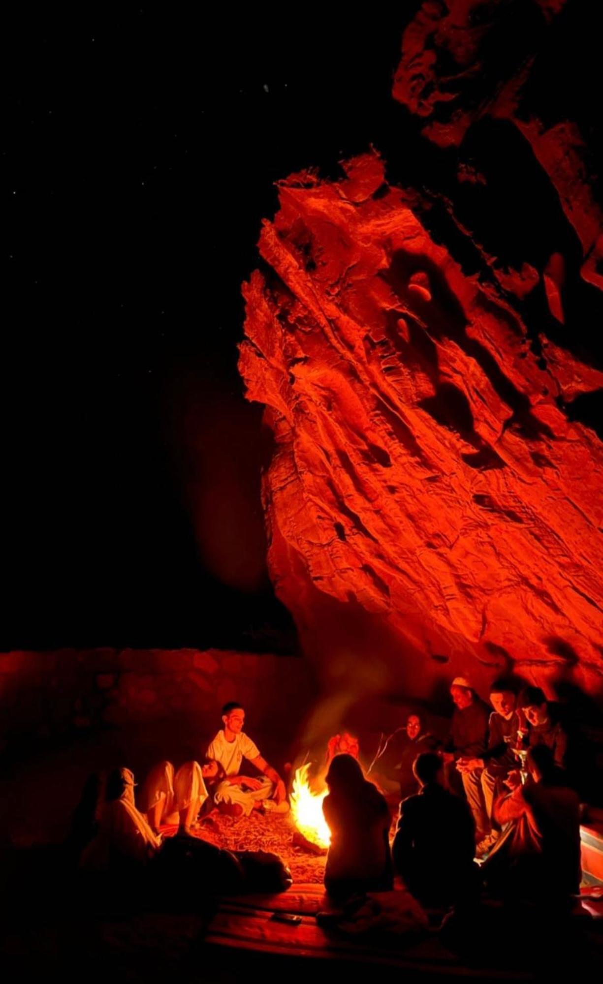 Wadirum Sunset Camp Hotel Wadi Rum Ngoại thất bức ảnh