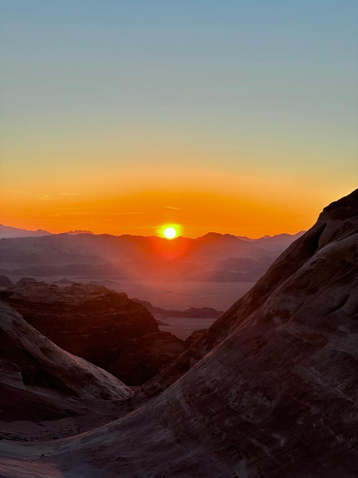 Wadirum Sunset Camp Hotel Wadi Rum Ngoại thất bức ảnh