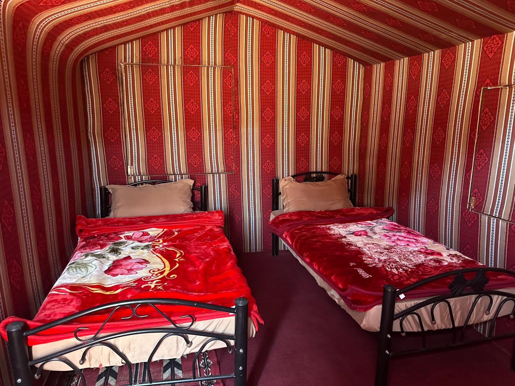 Wadirum Sunset Camp Hotel Wadi Rum Ngoại thất bức ảnh