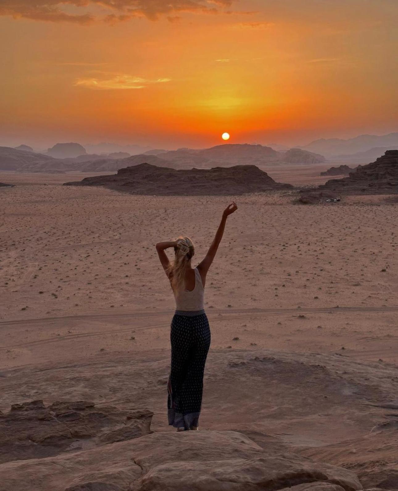 Wadirum Sunset Camp Hotel Wadi Rum Ngoại thất bức ảnh