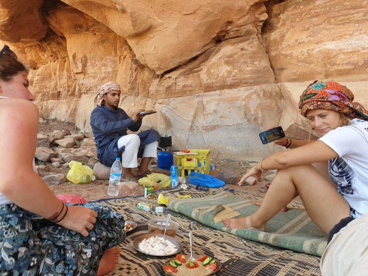 Wadirum Sunset Camp Hotel Wadi Rum Ngoại thất bức ảnh