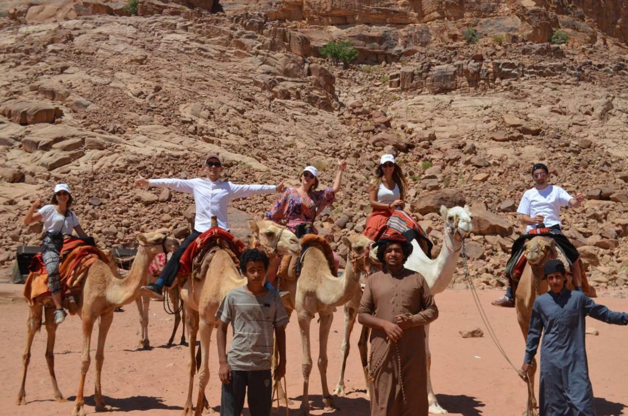 Wadirum Sunset Camp Hotel Wadi Rum Ngoại thất bức ảnh